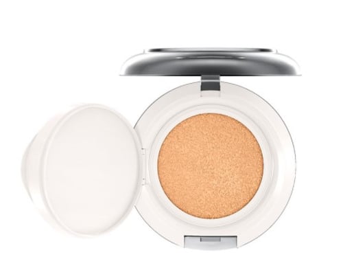 MAC Lightful C+ Coral Grass Cushion Compact Foundation Medium Plus 
