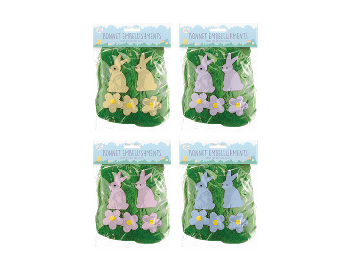 Hoppy easter - 3 stofkaniner på kunstig græs. Pga lagerstyring sender vi en tilfældig farve når du bestiller denne vare